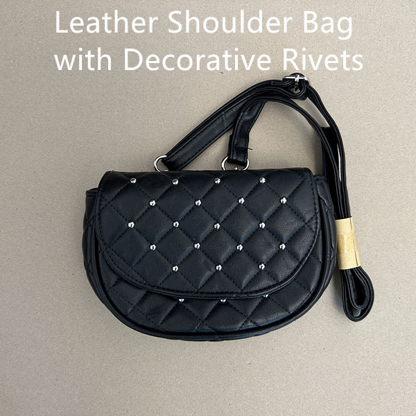 Precautions for rivet shoulder bags